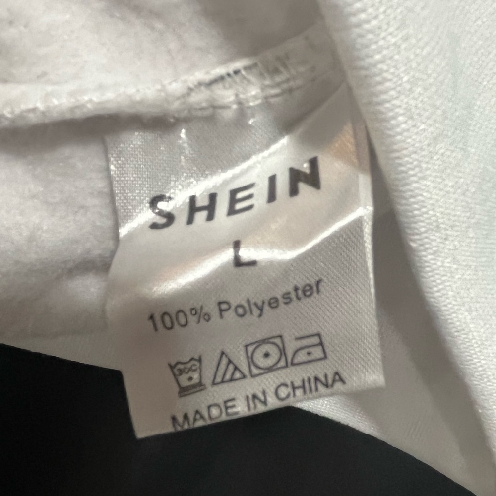 SHEIN pullover - Picture 2 of 2